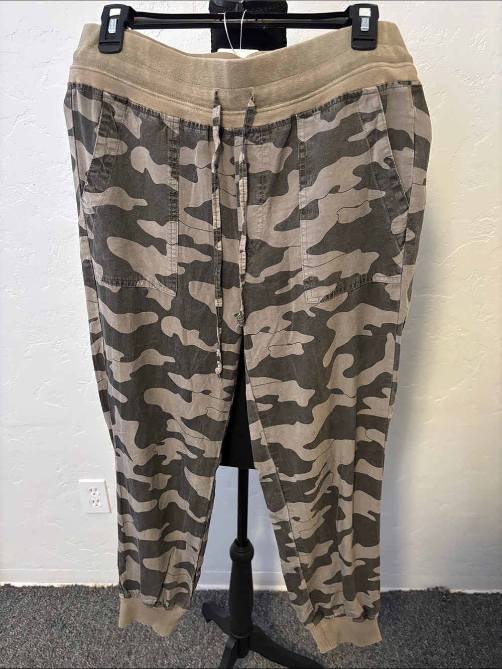 Kut from the Kloth Taupe and Olive Camo Jogger Pants